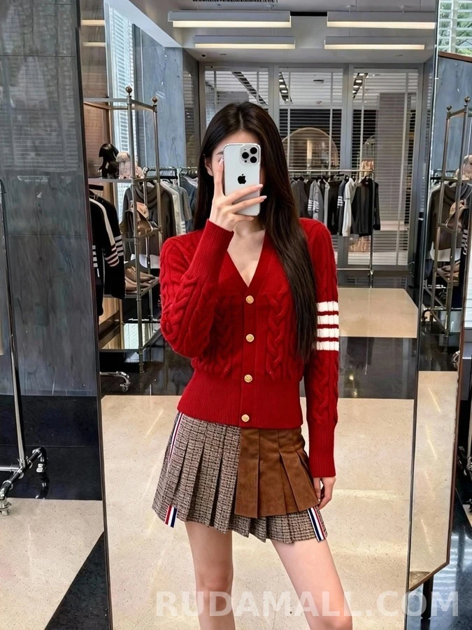 톰브라운 톰브라운 스트라이프 케이블 니트 가디건 상세 이미지