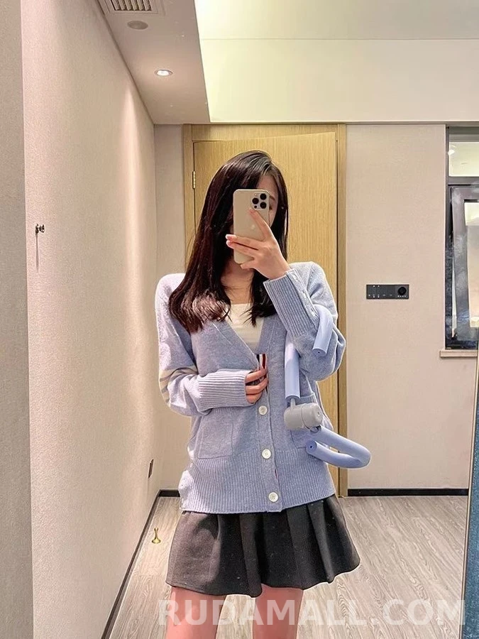톰브라운 톰브라운 시그니처 스트라이프 가디건 상세 이미지