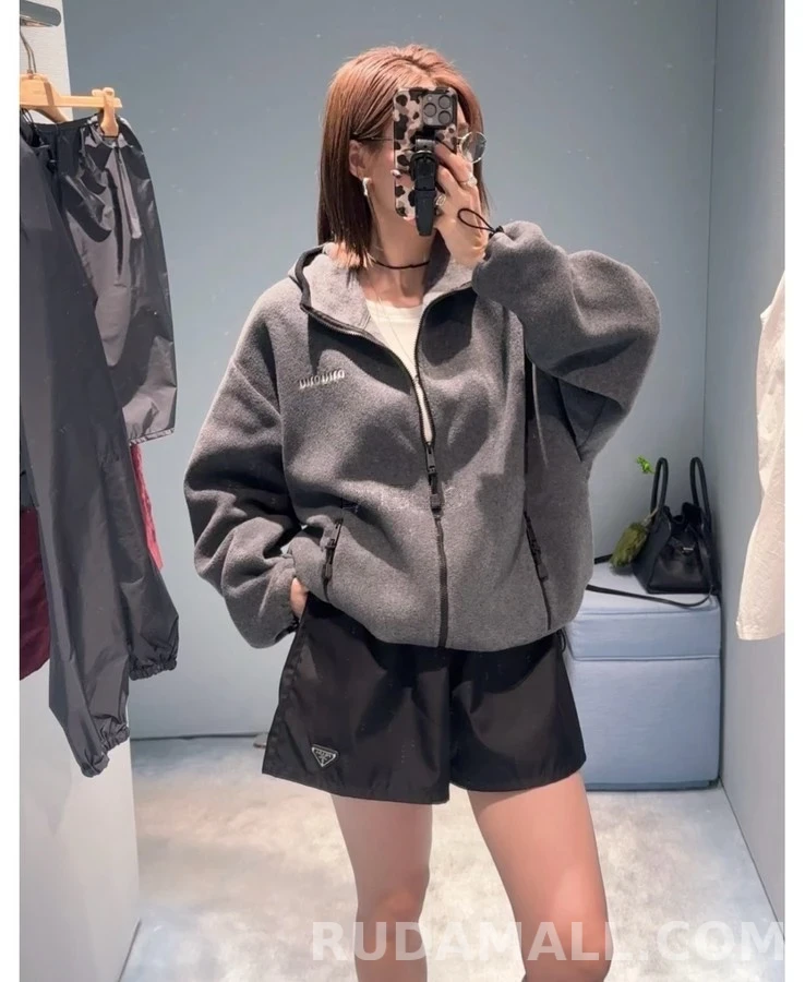 미우미우 미우미우 로고 플리스 후드 집업 상세 이미지