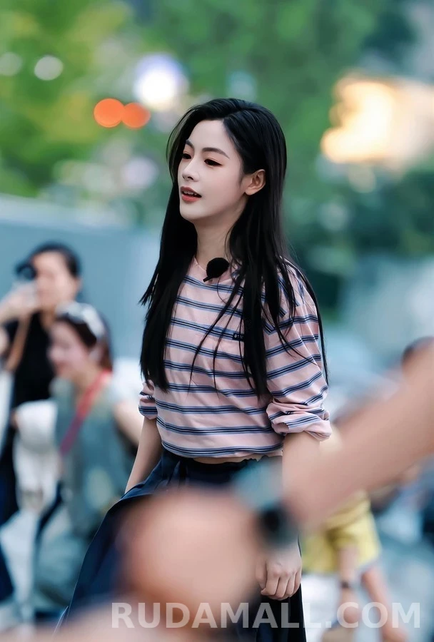 프라다 프라다 로고 스트라이프 긴팔 티셔츠 상세 이미지