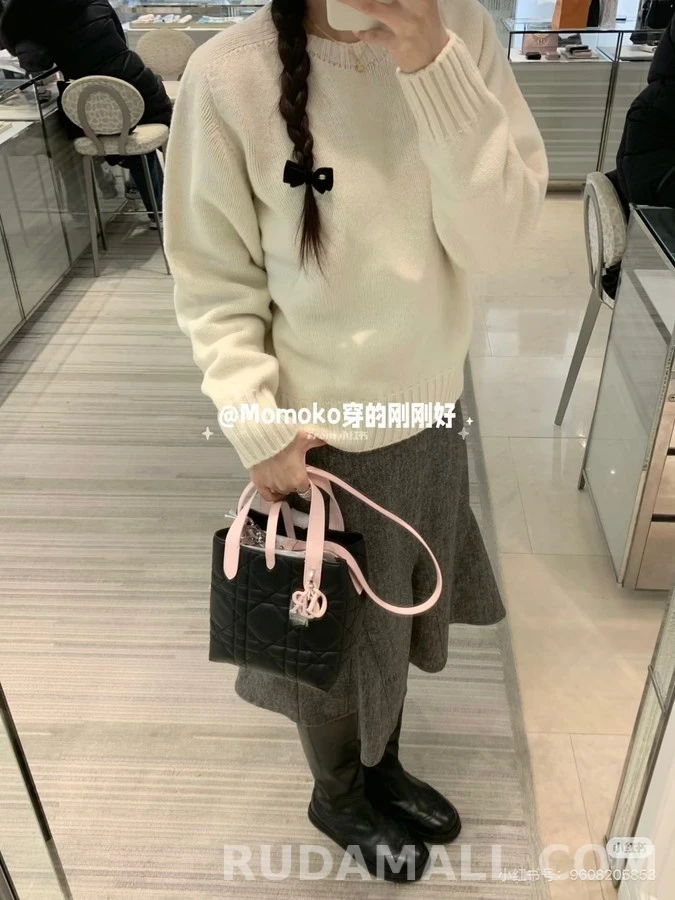 샤넬 샤넬 로고 긴팔 티셔츠 상세 이미지