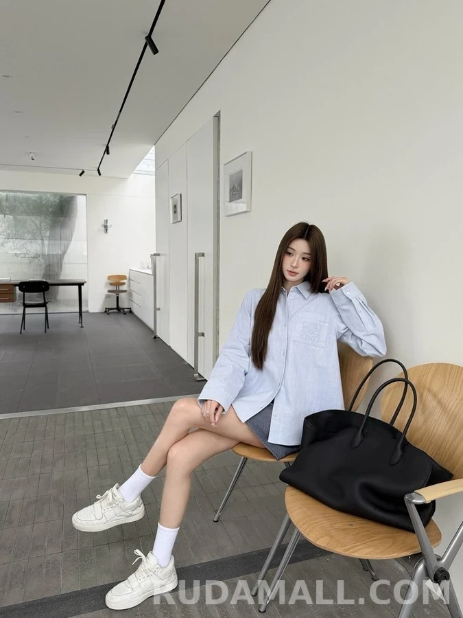 로에베 로에베 아나그램 자수 셔츠 상세 이미지