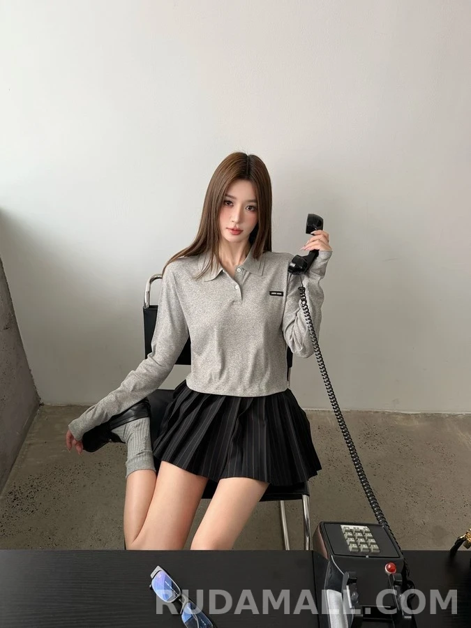 미우미우 미우미우 로고 크롭 폴로 긴팔 티셔츠 상세 이미지