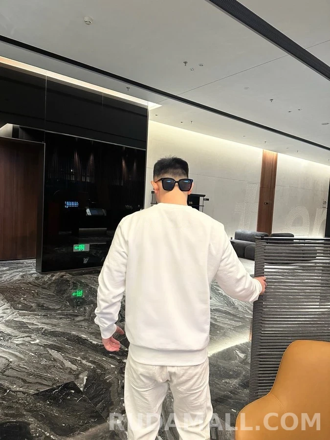 몽클레어 몽클레어 중첩 로고 맨투맨 상세 이미지