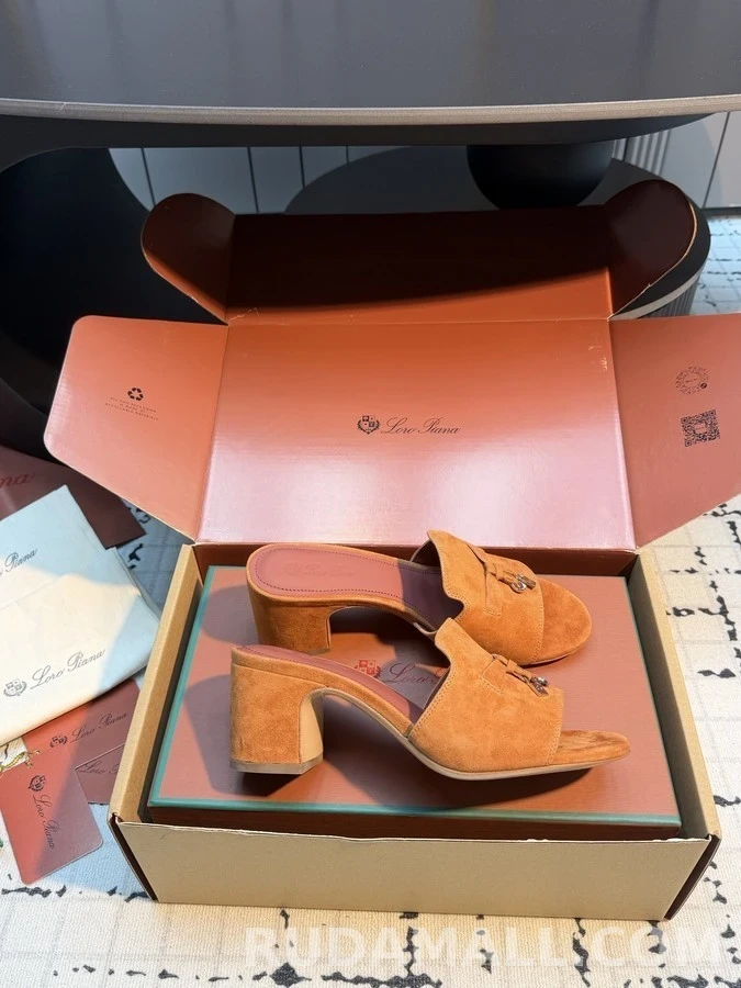 로로피아나 로로피아나 스웨이드 블록힐 샌들 상세 이미지
