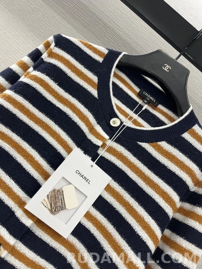 샤넬 샤넬 라운드넥 스트라이프 가디건 상세 이미지