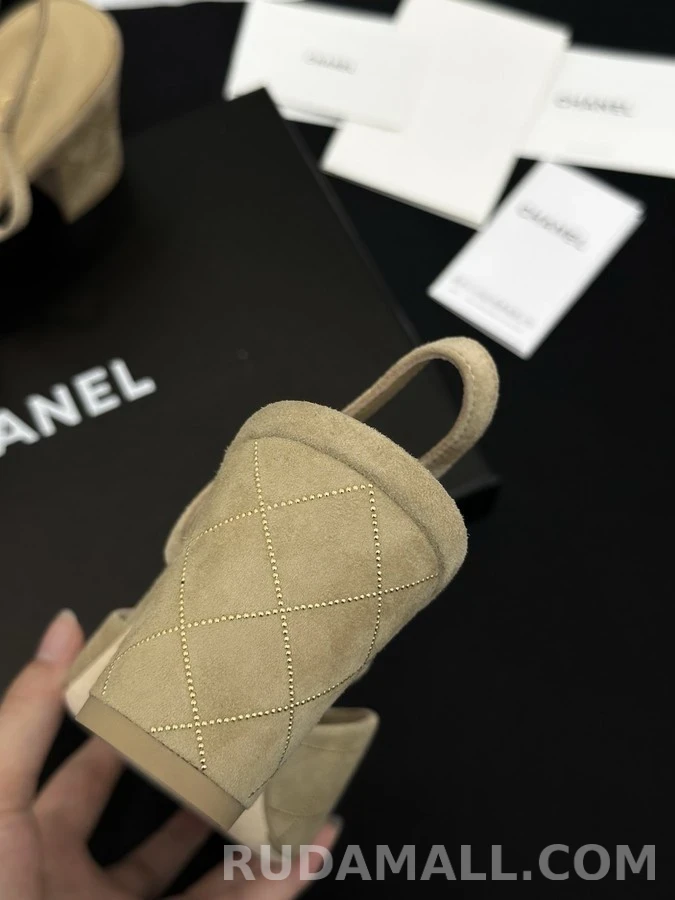 샤넬 샤넬 퀼팅 스웨이드 캡토 슬링백 힐 상세 이미지