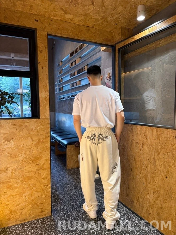발렌시아가 발렌시아가 타투 그래픽 와이드 트레이닝 팬츠 상세 이미지