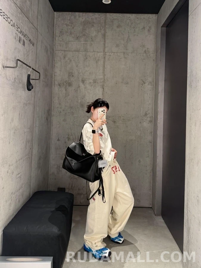 발렌시아가 발렌시아가 타투 그래픽 와이드 트레이닝 팬츠 상세 이미지
