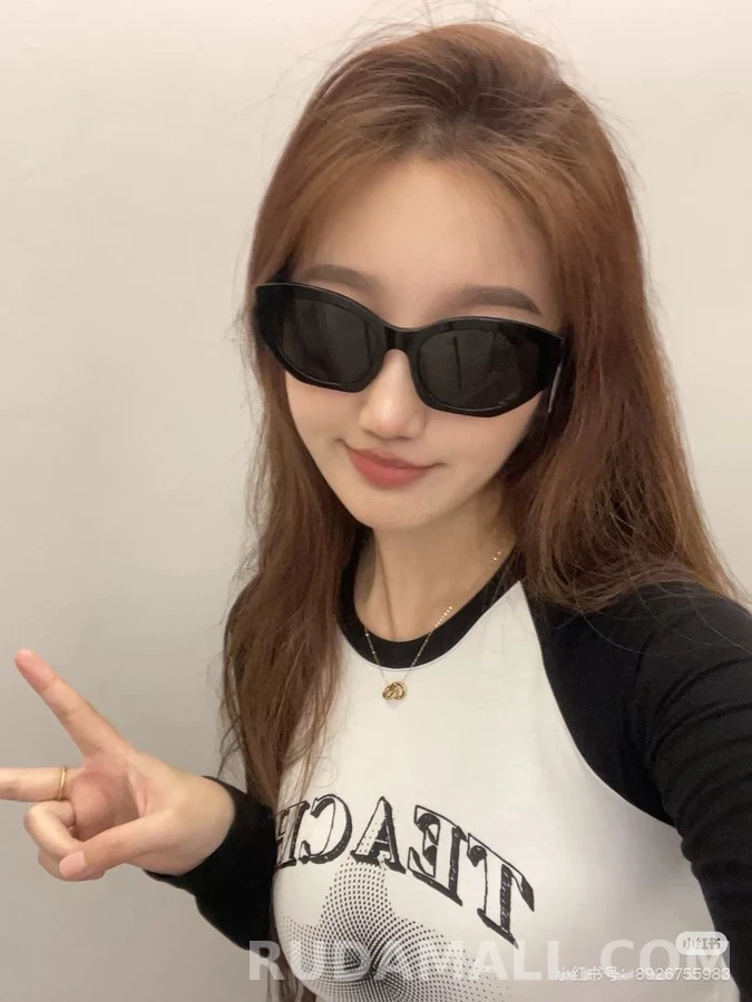 미우미우 미우미우 로고 캣아이 선글라스 상세 이미지