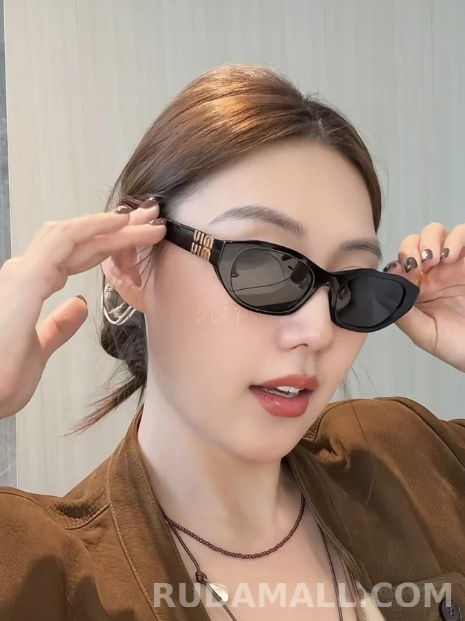 미우미우 미우미우 로고 캣아이 선글라스 상세 이미지