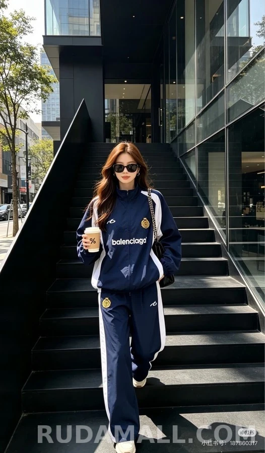 발렌시아가 발렌시아가 크라운 자수 트레이닝 팬츠 상세 이미지