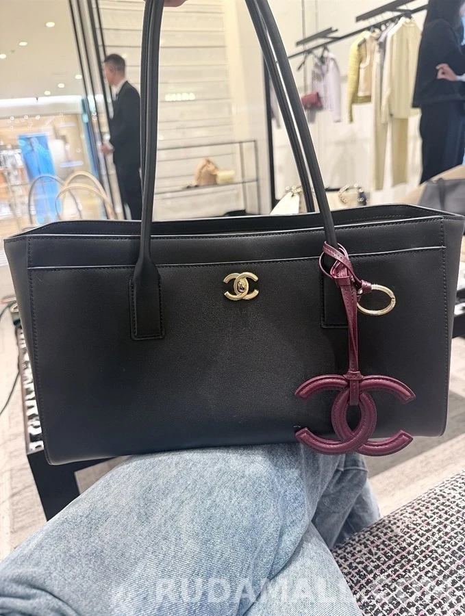 샤넬 샤넬 로고 키링 상세 이미지
