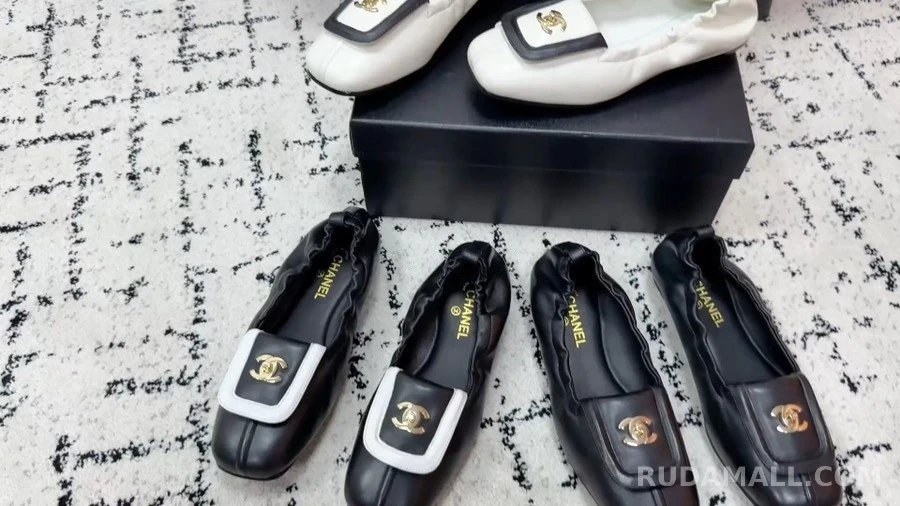 샤넬 샤넬 더블 C 로고 스퀘어 토 플랫 상세 이미지