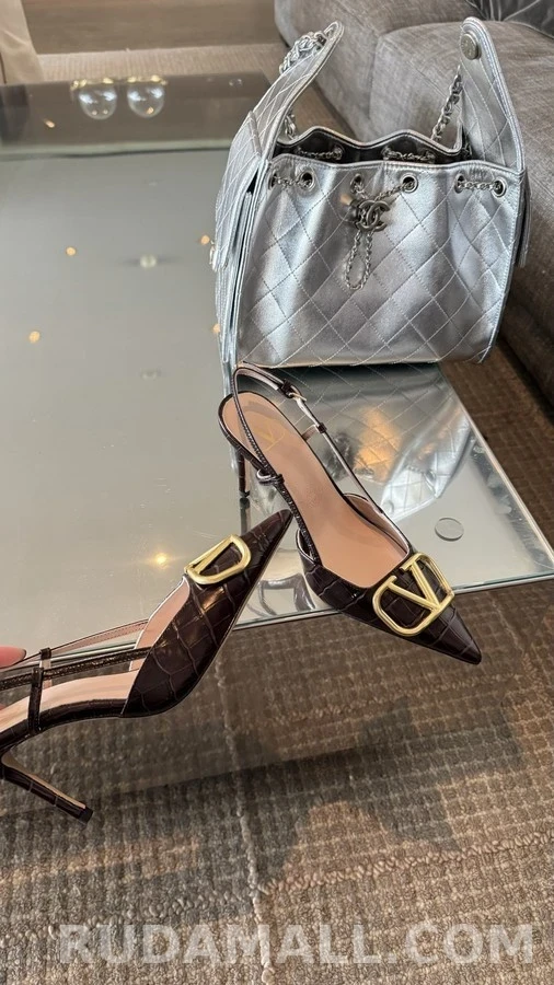 발렌티노 발렌티노 V로고 악어 엠보싱 슬링백 힐 상세 이미지