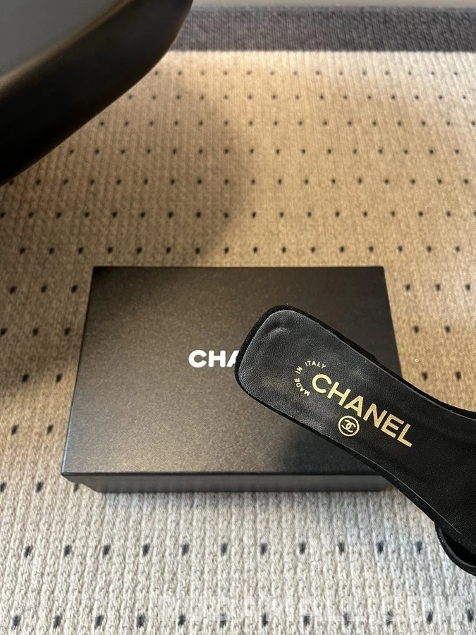 샤넬 샤넬 더블 C 스퀘어토 샌들 상세 이미지