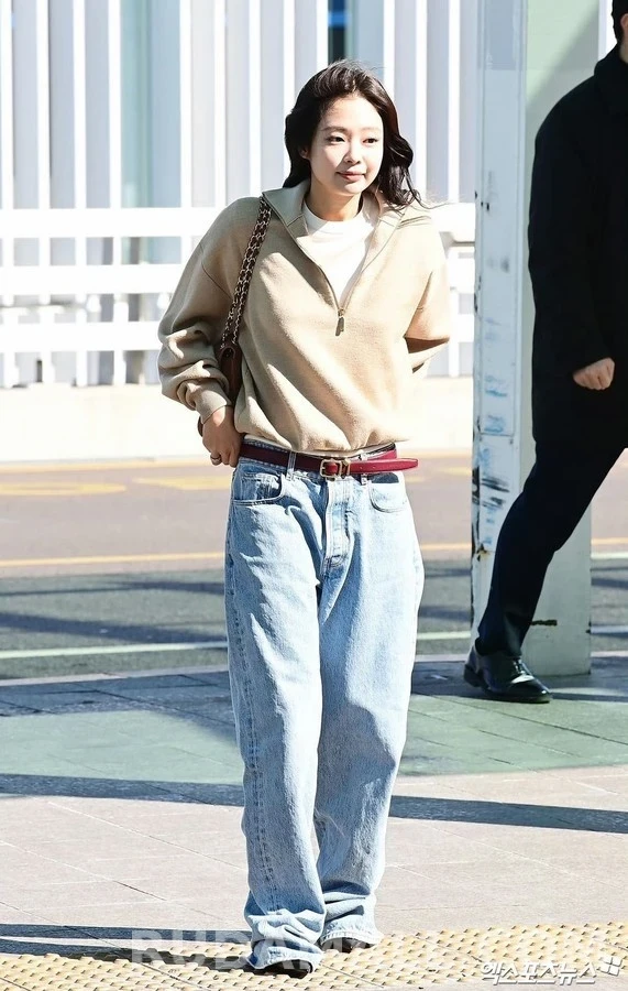 샤넬 샤넬 더블 C 로고 스트레이트핏 데님 팬츠 상세 이미지