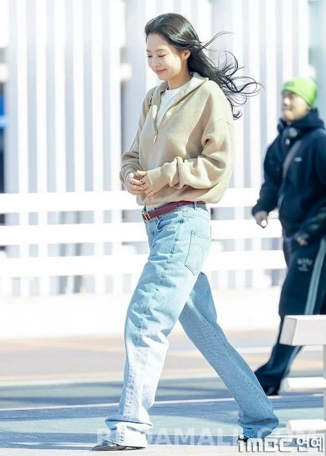샤넬 샤넬 더블 C 로고 스트레이트핏 데님 팬츠 상세 이미지