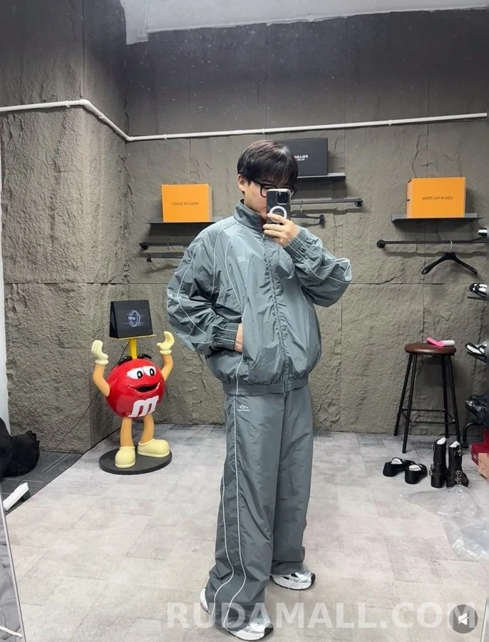 발렌시아가 발렌시아가 바디스 로고 리플렉티브 트랙 팬츠 상세 이미지