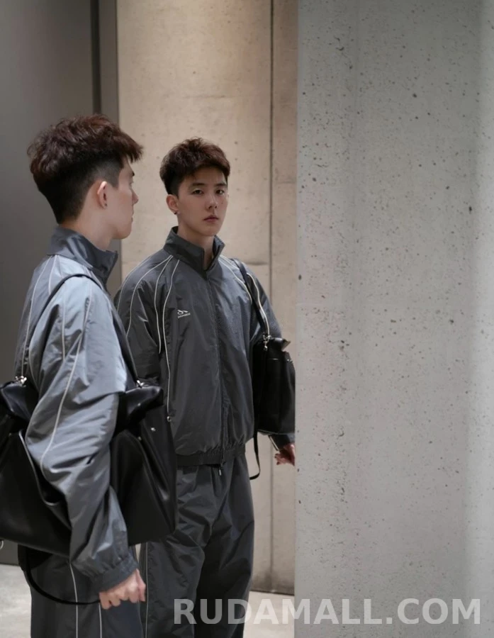 발렌시아가 발렌시아가 바디스 로고 리플렉티브 트랙 팬츠 상세 이미지