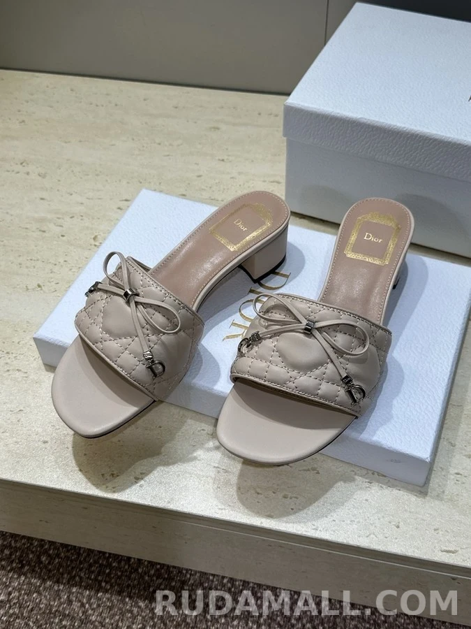 디올 디올 까나쥬 퀼팅 로고 블록힐 슬리퍼 상세 이미지