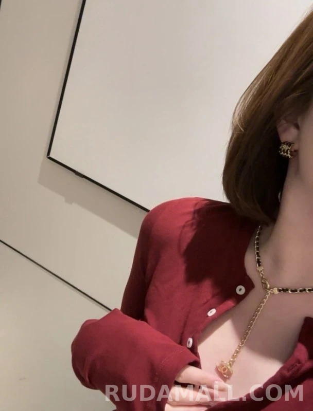 샤넬 샤넬 로고 가죽 체인 귀걸이 상세 이미지