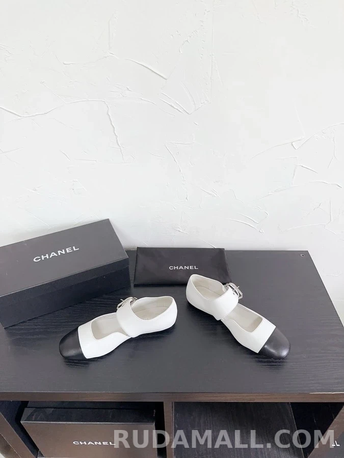 샤넬 샤넬 투톤 캡토 버클 플랫 슈즈 상세 이미지