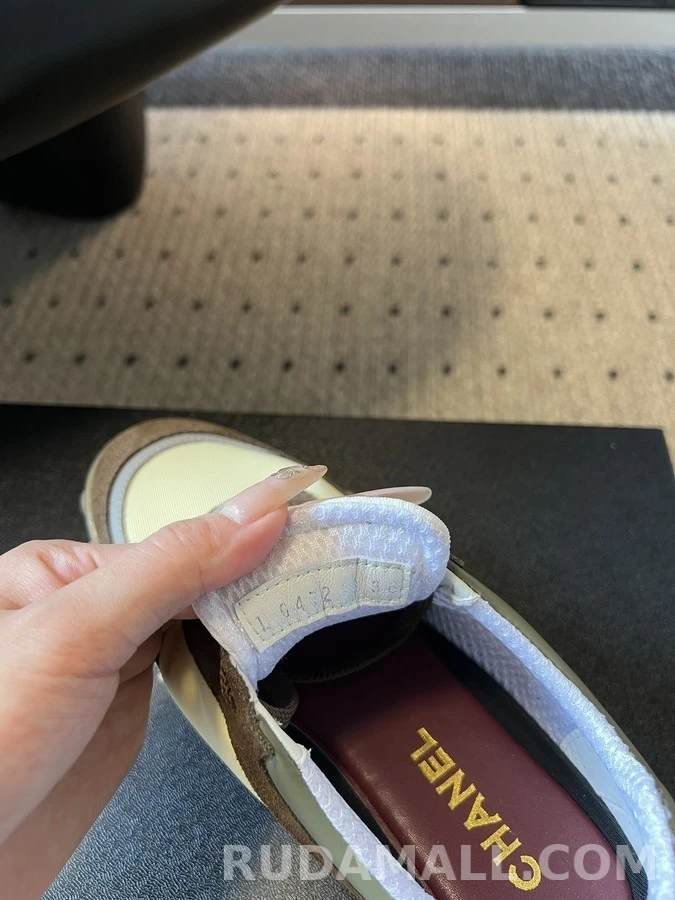 샤넬 샤넬 레트로 스웨이드 로고 스니커즈 상세 이미지