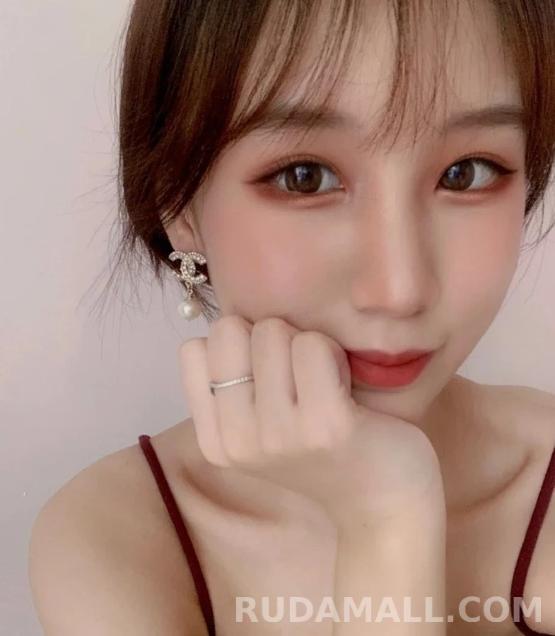 샤넬 샤넬 로고 크리스탈 진주 드롭 귀걸이 상세 이미지