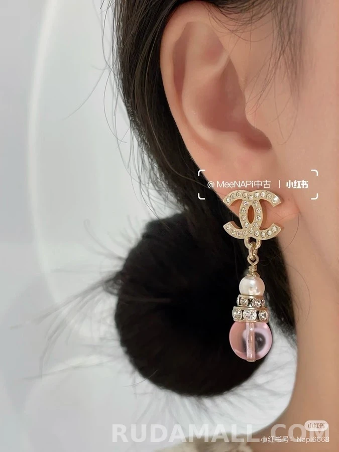 샤넬 샤넬 로고 진주 드롭 귀걸이 상세 이미지