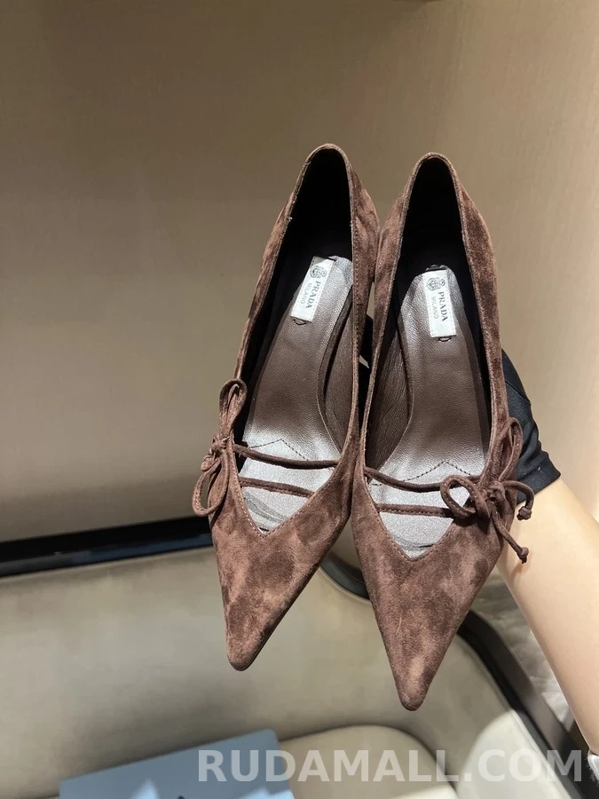 프라다 프라다 스웨이드 보우 펌프스 상세 이미지