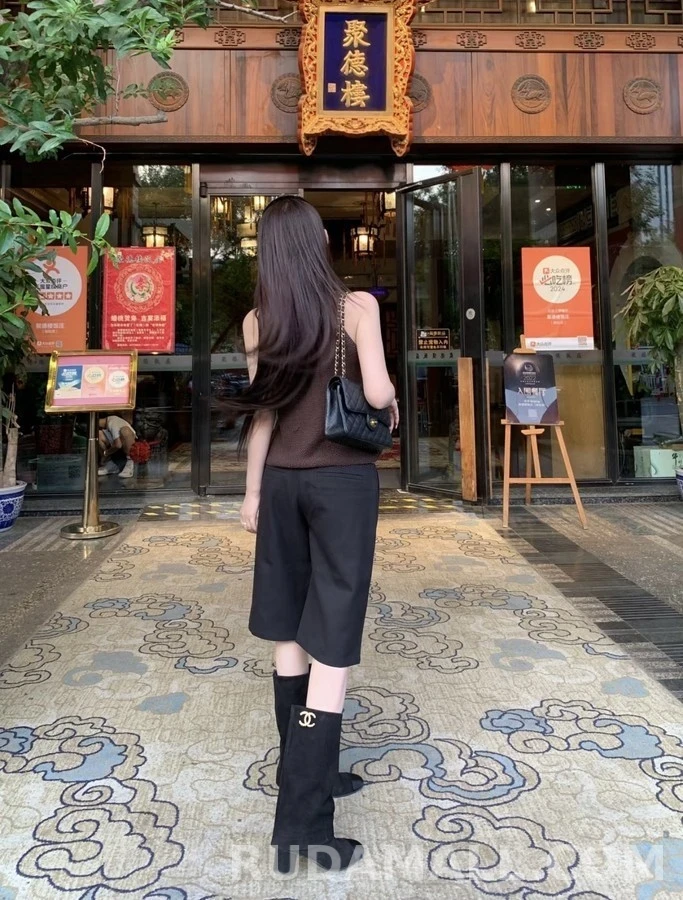샤넬 샤넬 스웨이드 펄 로고 캡토 부츠 상세 이미지