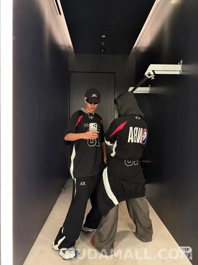 발렌시아가 발렌시아가 NBA 로고 트레이닝 팬츠 상세 이미지