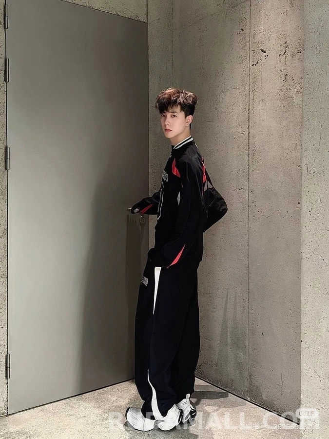 발렌시아가 발렌시아가 NBA 로고 트레이닝 팬츠 상세 이미지