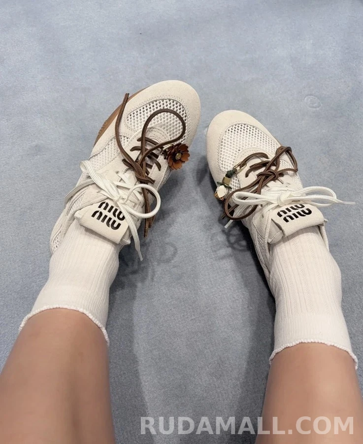 미우미우 미우미우 메쉬 스웨이드 참 스니커즈 상세 이미지