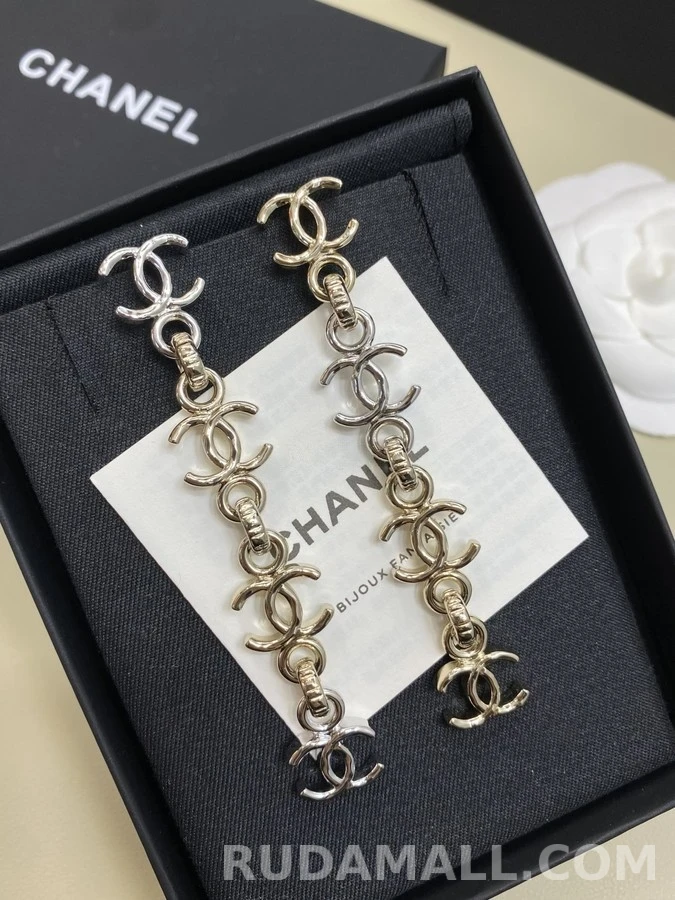 샤넬 샤넬 투톤 로고 드롭 귀걸이 상세 이미지