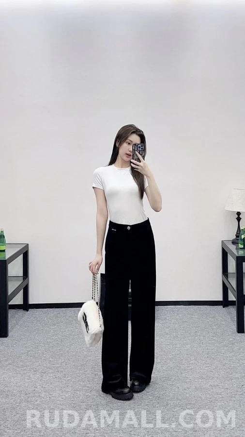 샤넬 샤넬 2025 벨벳 와이드 스트레이트 팬츠 상세 이미지
