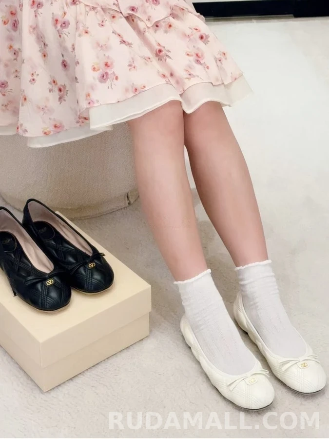 발렌티노 발렌티노 퀼팅 리본 발레 플랫 상세 이미지