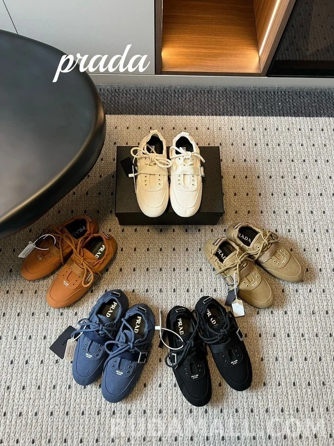프라다 프라다 버클 스트랩 스니커즈 상세 이미지