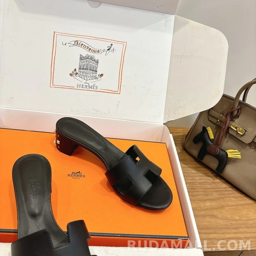 발렌티노 발렌티노 스터드 장식 블록힐 샌들 상세 이미지