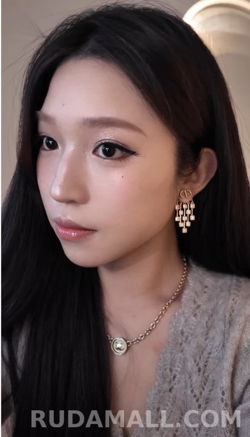 디올 디올 로고 크리스탈 드롭 귀걸이 상세 이미지