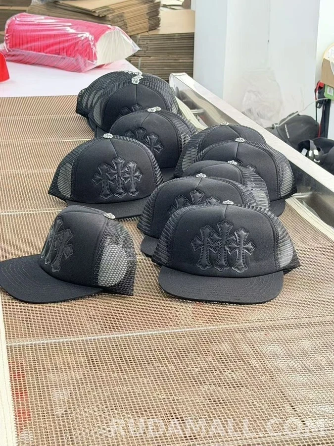 크롬하츠 크롬하츠 가죽 크로스 패치 트러커캡 상세 이미지