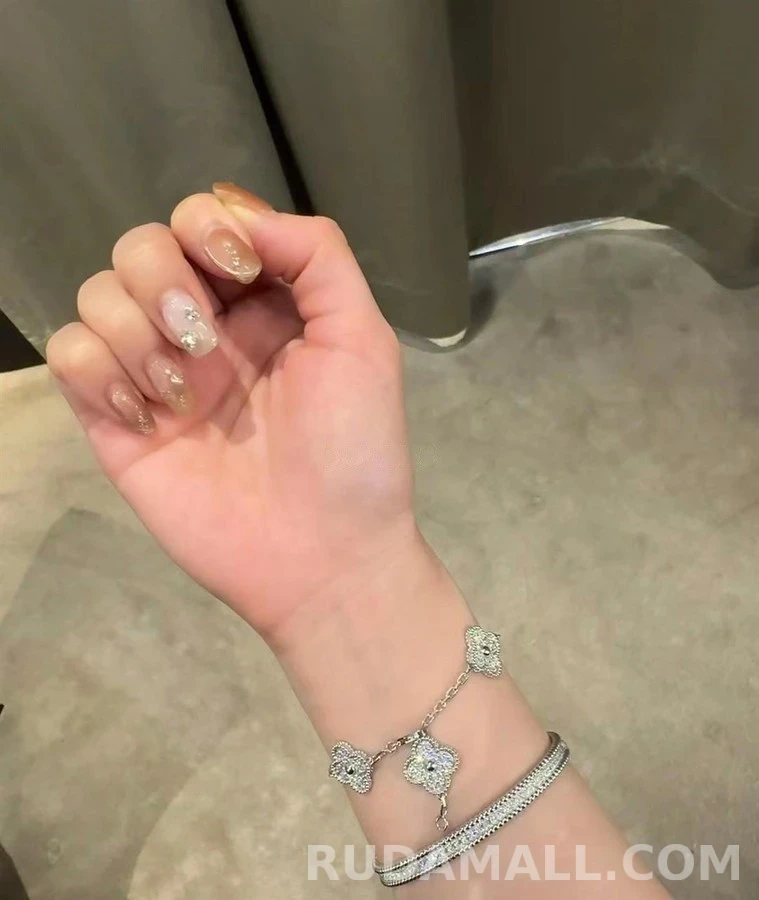 반클리프 아펠 반 클리프 뻬를리 다이아몬드 브레이슬릿 상세 이미지
