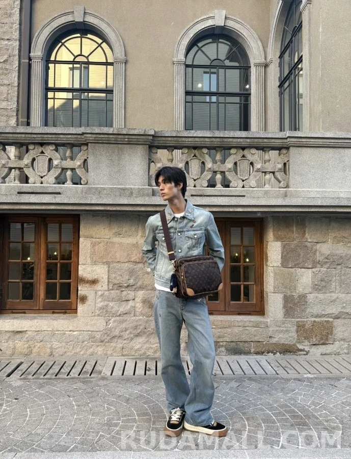 루이비통 루이비통 핀 장식 데님 자켓 상세 이미지