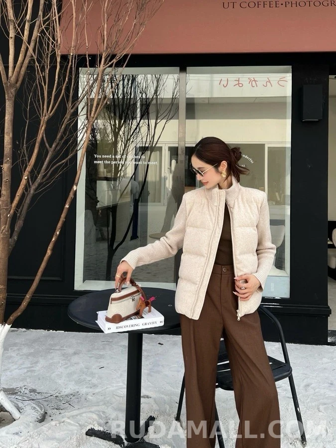 브루넬로 쿠치넬리 브루넬로 쿠치넬리 울 배색 스탠드넥 숏 패딩 상세 이미지