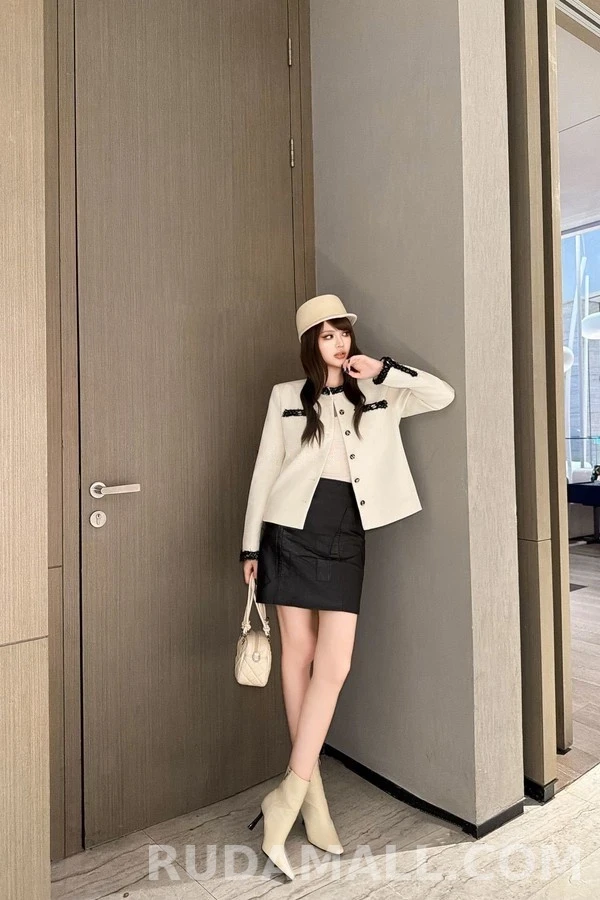 샤넬 샤넬 배색 트리밍 라운드넥 자켓 상세 이미지