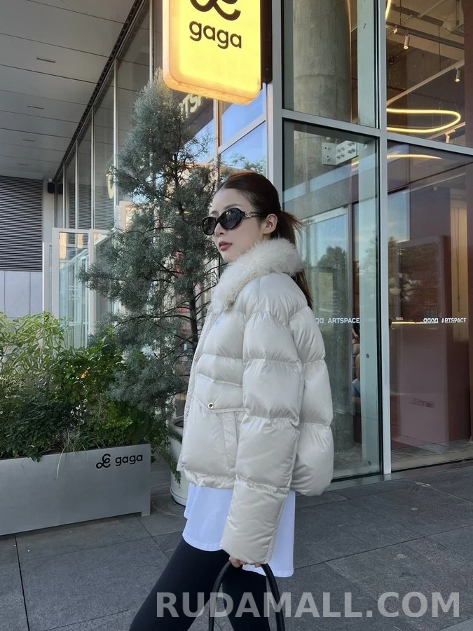 미우미우 미우미우 퍼 카라 레터링 패딩 자켓 상세 이미지