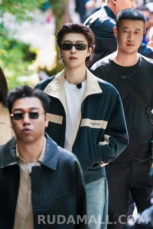 생로랑 세인트로랑 P 로고 스트라이프 코튼 자켓 상세 이미지