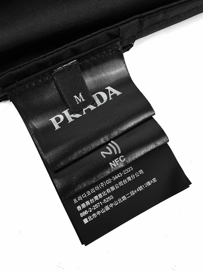 프라다 프라다 삼각 로고 후드 집업 상세 이미지