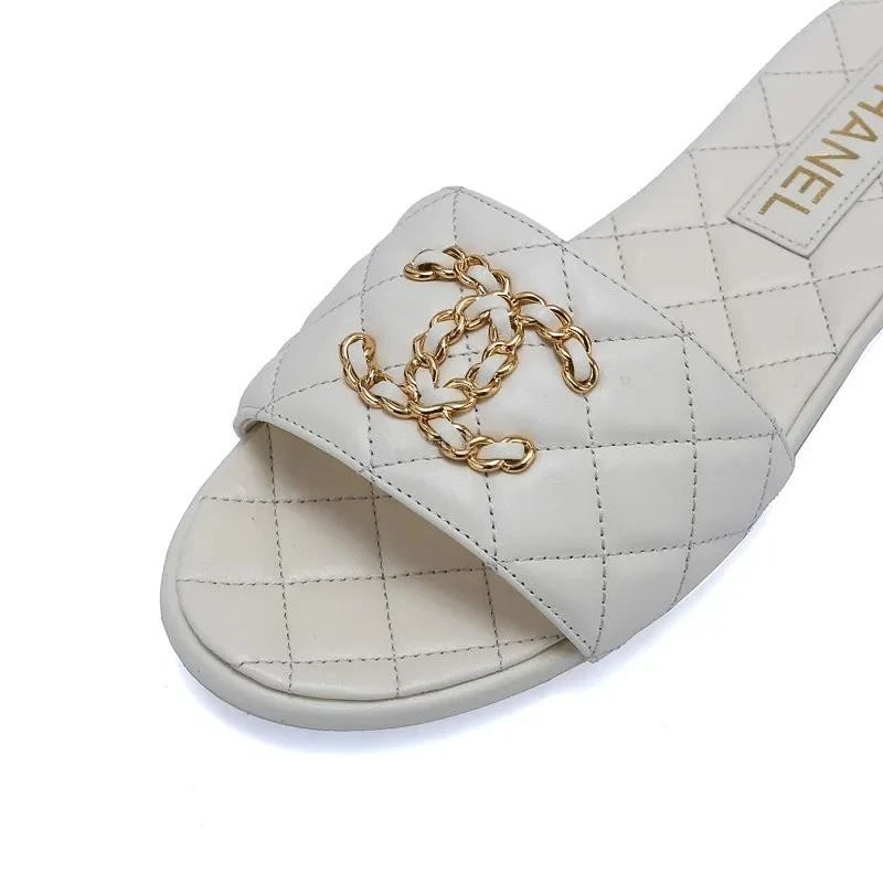샤넬 샤넬 체인 로고 퀄팅 뮬 슬리퍼 상세 이미지